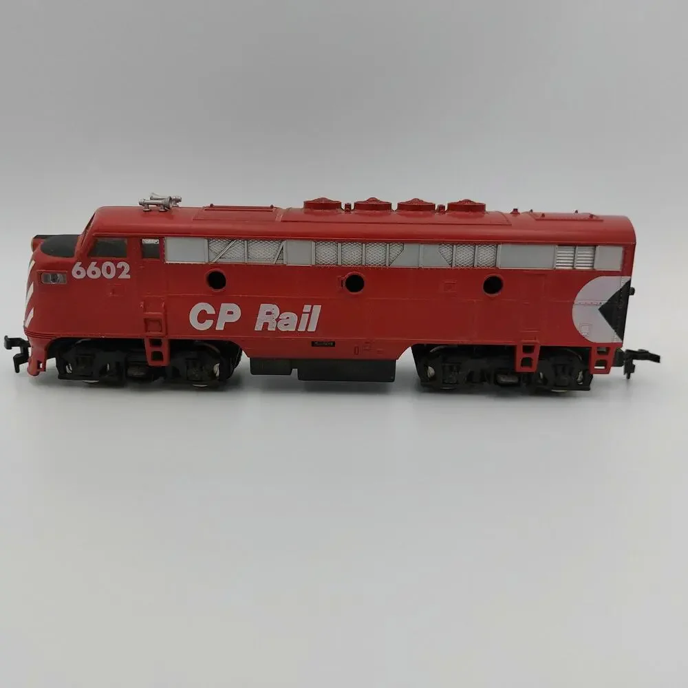 Vintage Model Power HO Scale CP Rail F9 Diesel Locomotive 6602 Red Train Toy